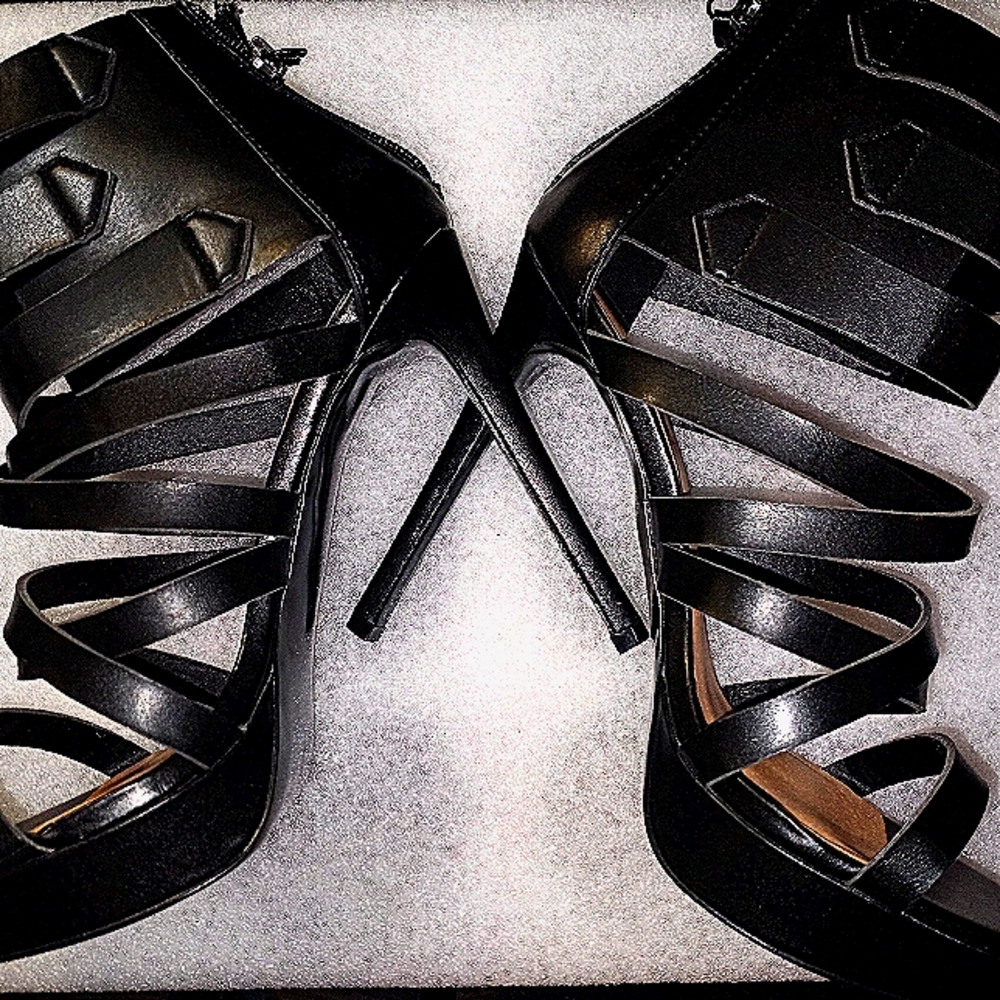 Kim K. ♥ day gift SEXY new heels.